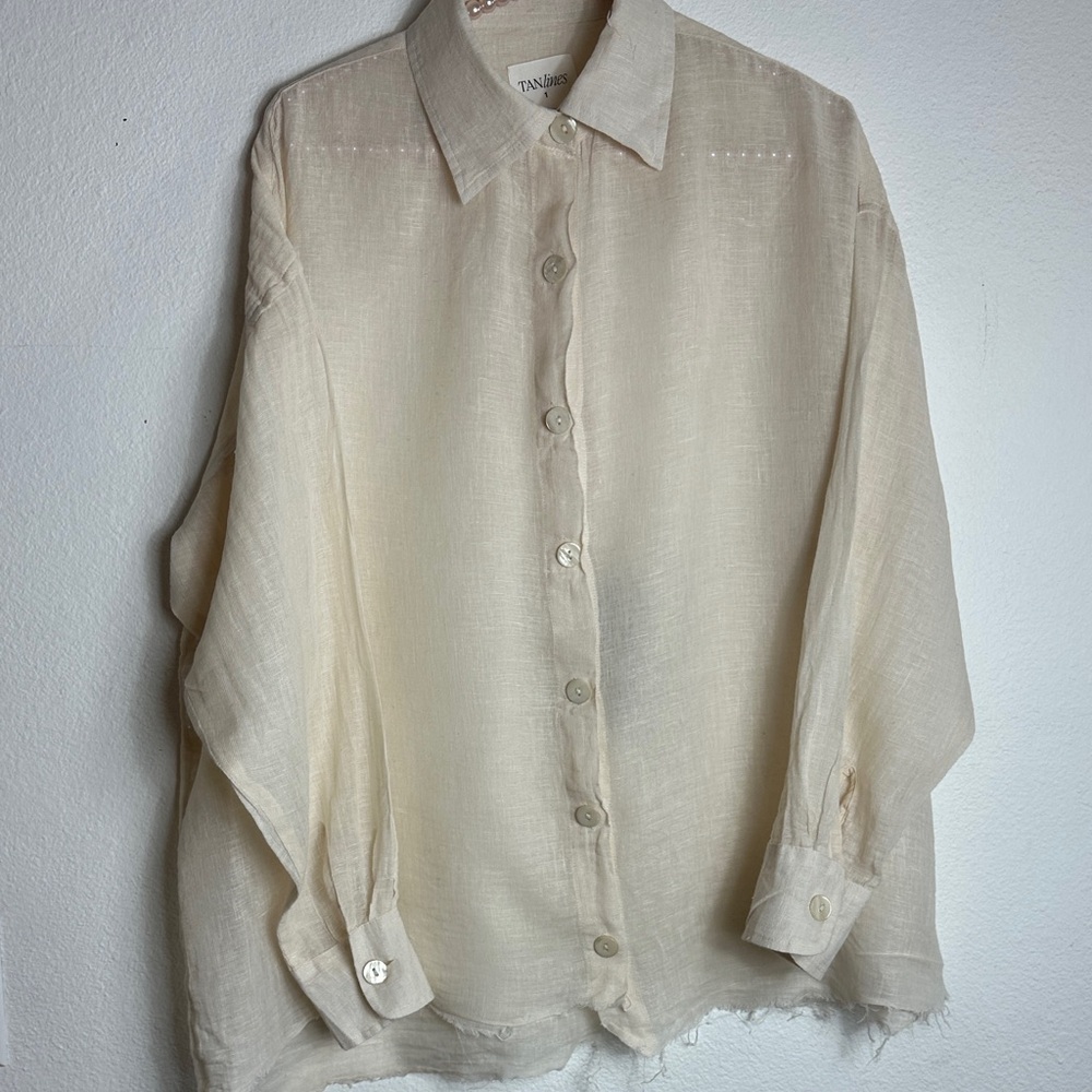 High Vibrational 100% Linen Button Up Long Sleeve With Raw Bottom. Size Large